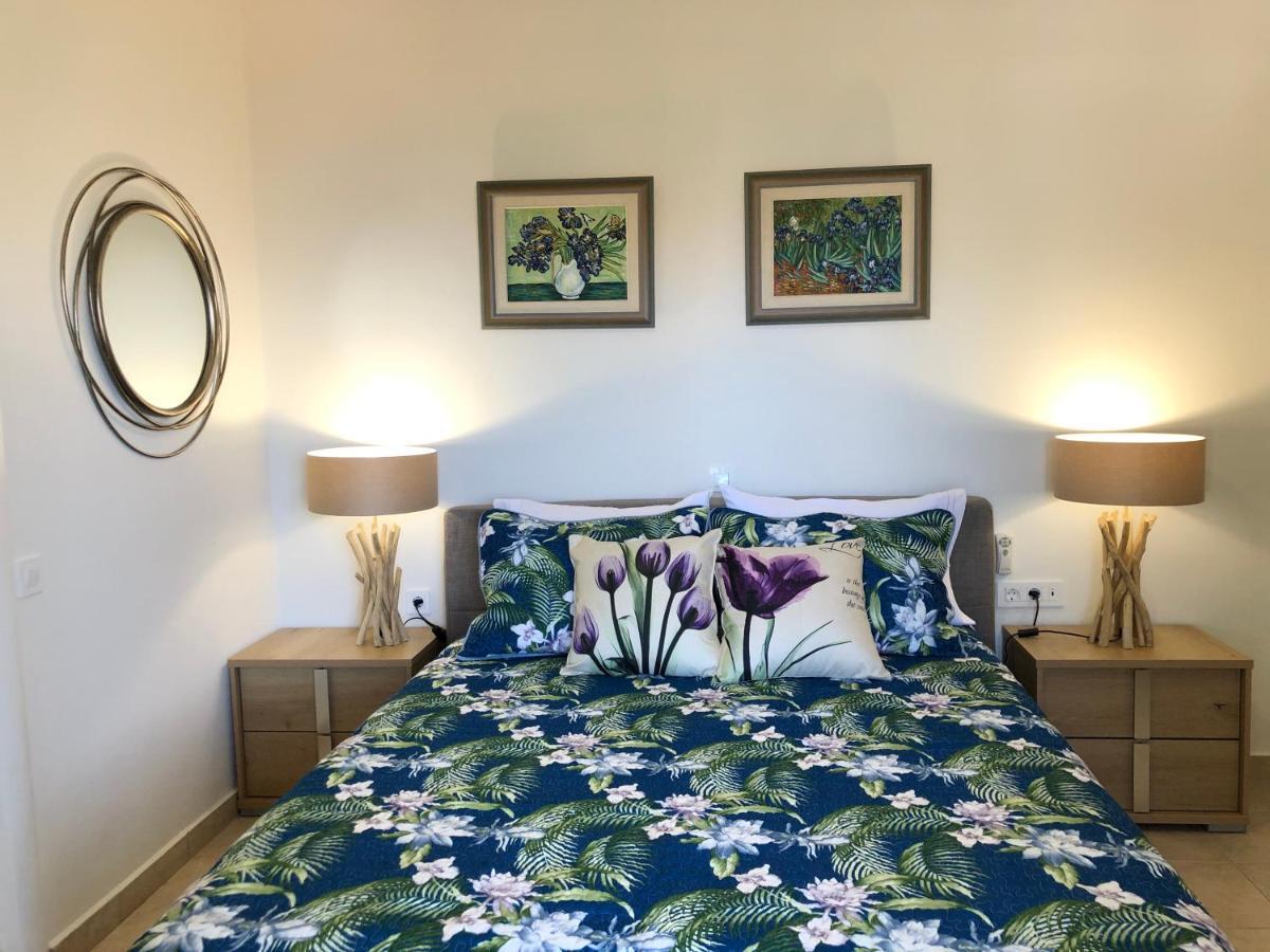Paradisos Luxury Villas Next To Beach Koutsourás 外观 照片