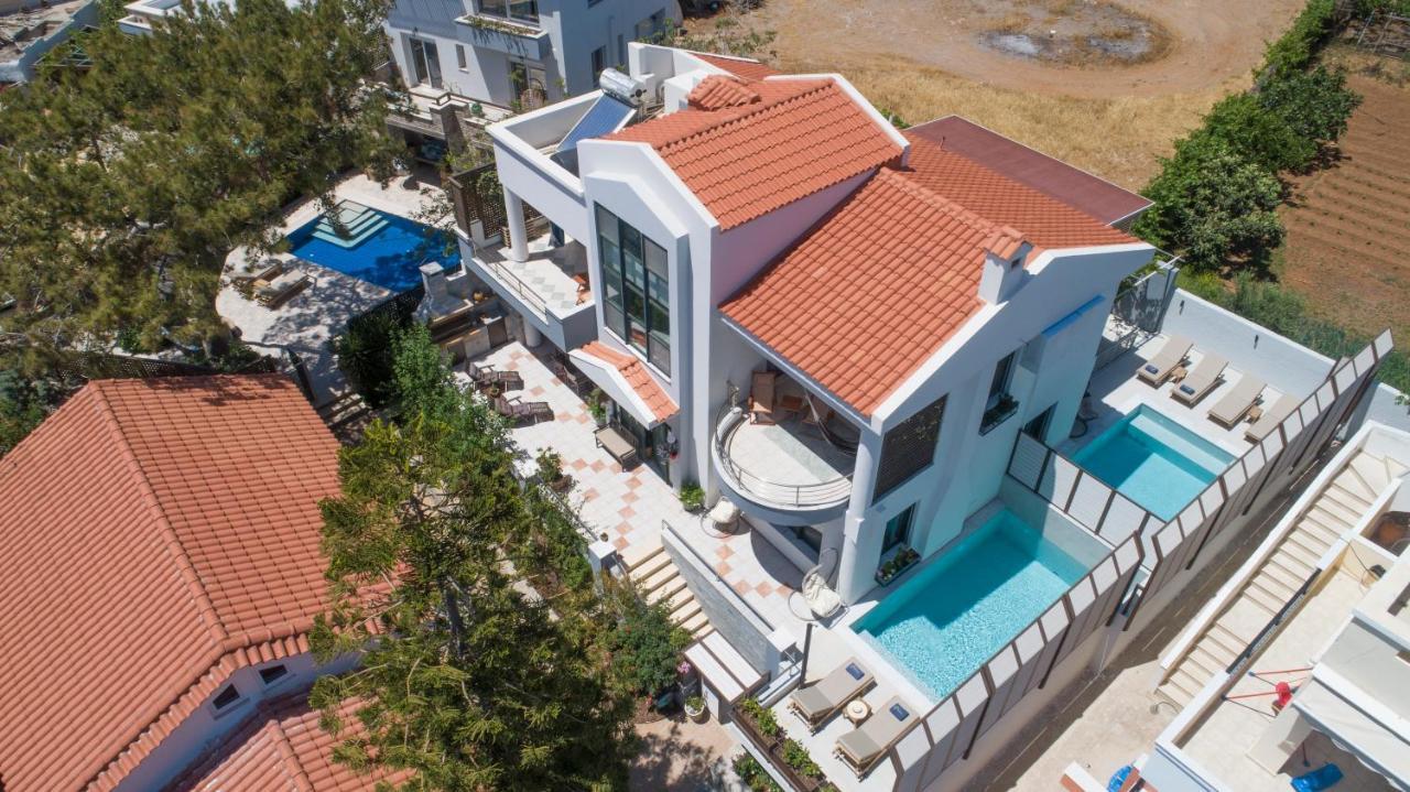 Paradisos Luxury Villas Next To Beach Koutsourás 外观 照片