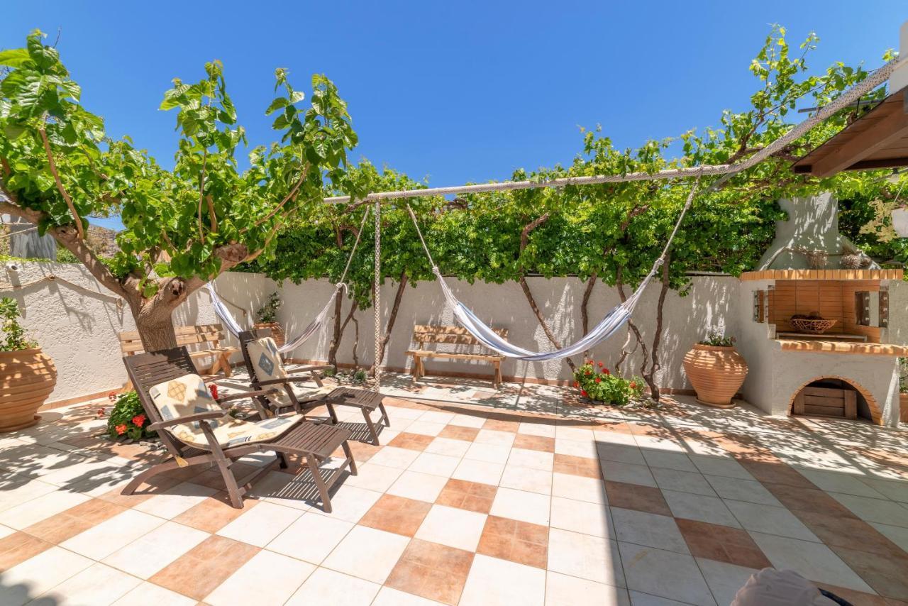 Paradisos Luxury Villas Next To Beach Koutsourás 外观 照片