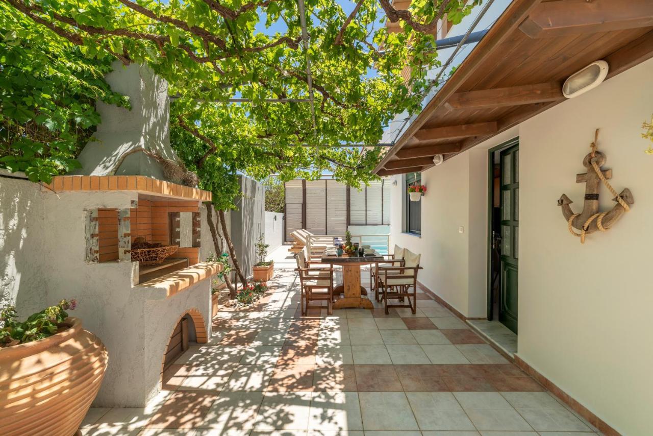 Paradisos Luxury Villas Next To Beach Koutsourás 外观 照片