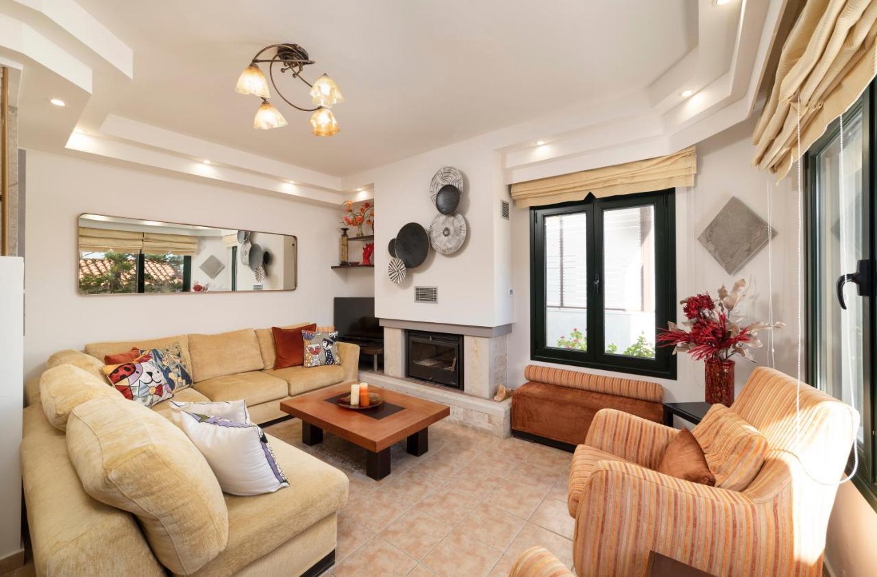 Paradisos Luxury Villas Next To Beach Koutsourás 外观 照片